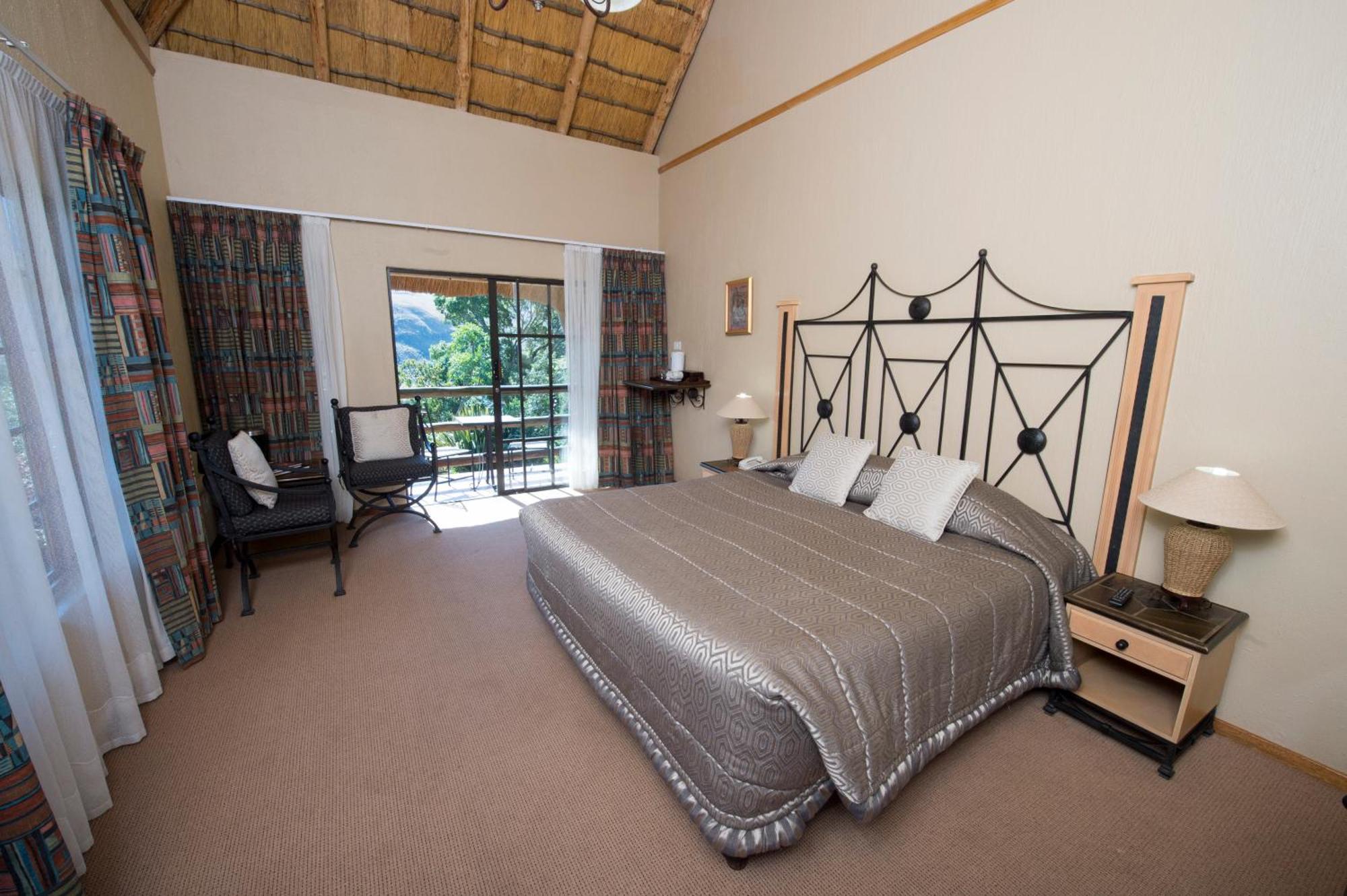 Cathedral Peak Hotel Winterton Esterno foto